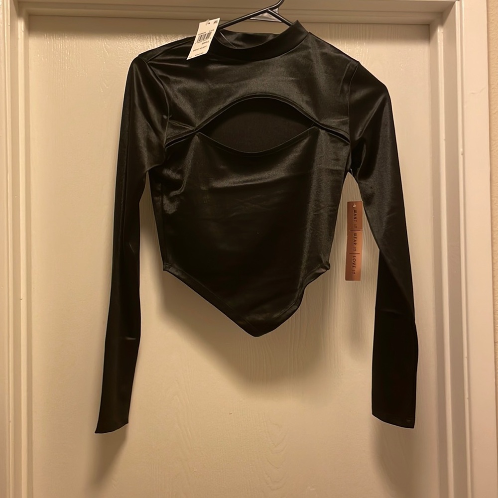Almost famous trendy long sleeve crop top